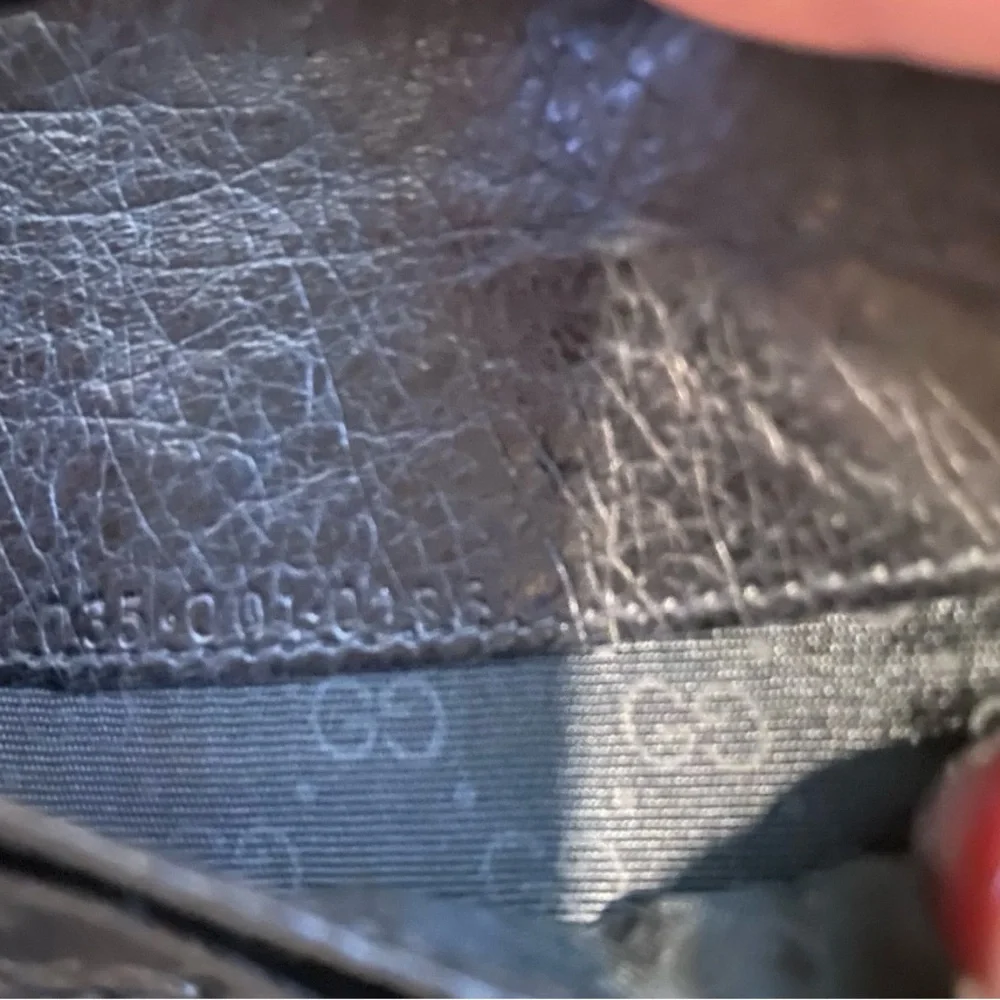 SOLD! Vintage Gucci Black Genuine Ostrich Leather Wallet with Gold-Tone Logo - Picture 10 of 12
